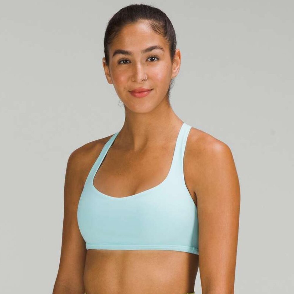 Lululemon Free to Be Wild Sports Bra Icing Blue Size 4